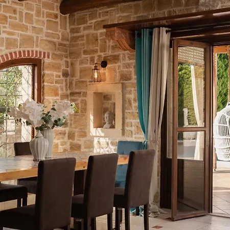 Agnes Villa, Unrivalled Living With Private Pool, By Thinkvilla * Pigí